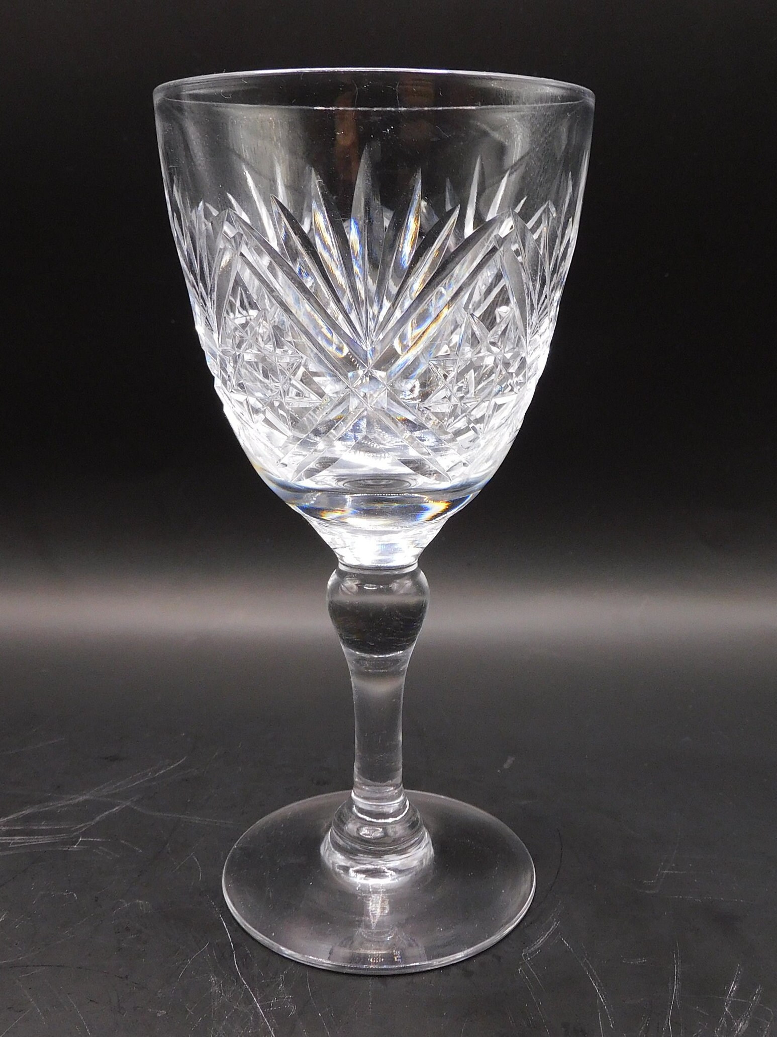 ヴィンテージクリスタルワイングラス：ダイヤモンドカットグラス、4個