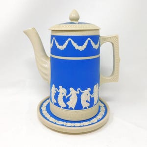 Rare Copeland Spode Blue & White Dancing Hours Coffee / Tea Pot on Stand – Jasperware Style – Antique Neoclassical – Excellent Condition
