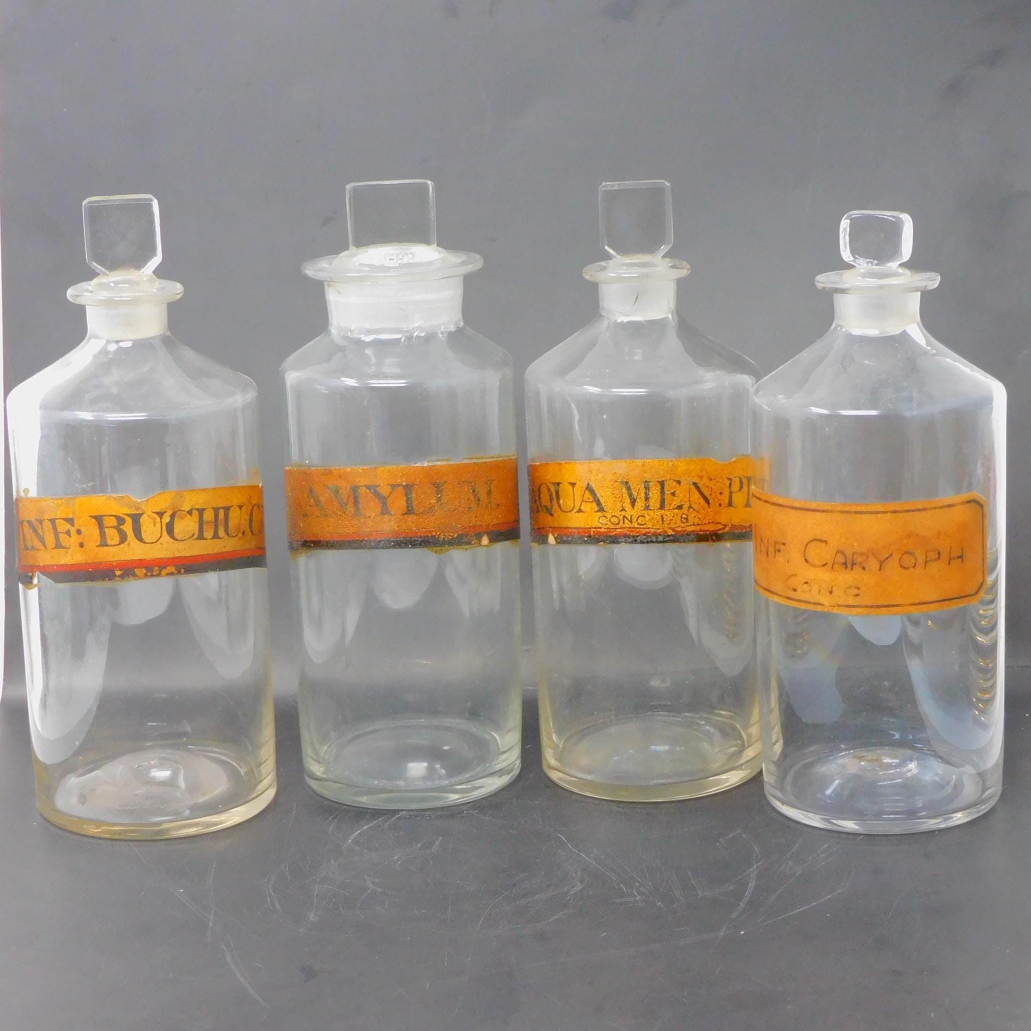 薬瓶セット ヴィンテージ薬瓶4個セット - 樟脳とブッチュのラベル - Etsy 日本