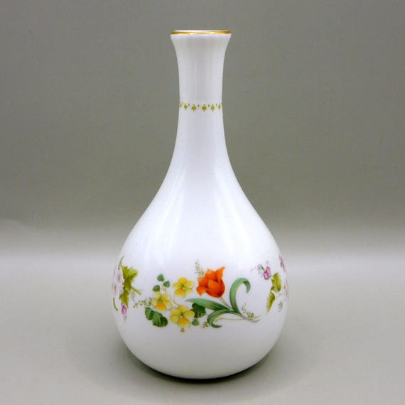 Wedgwood Mirabelle Bud Vase: 1980er Jahre Englisch China, rosa Rosen