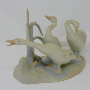 Lladro Group of 3 Geese #4549 Figurine | Matte Finish | Retired 1970s Collectible | Spanish Porcelain Animal Sculpture | Mint Condition