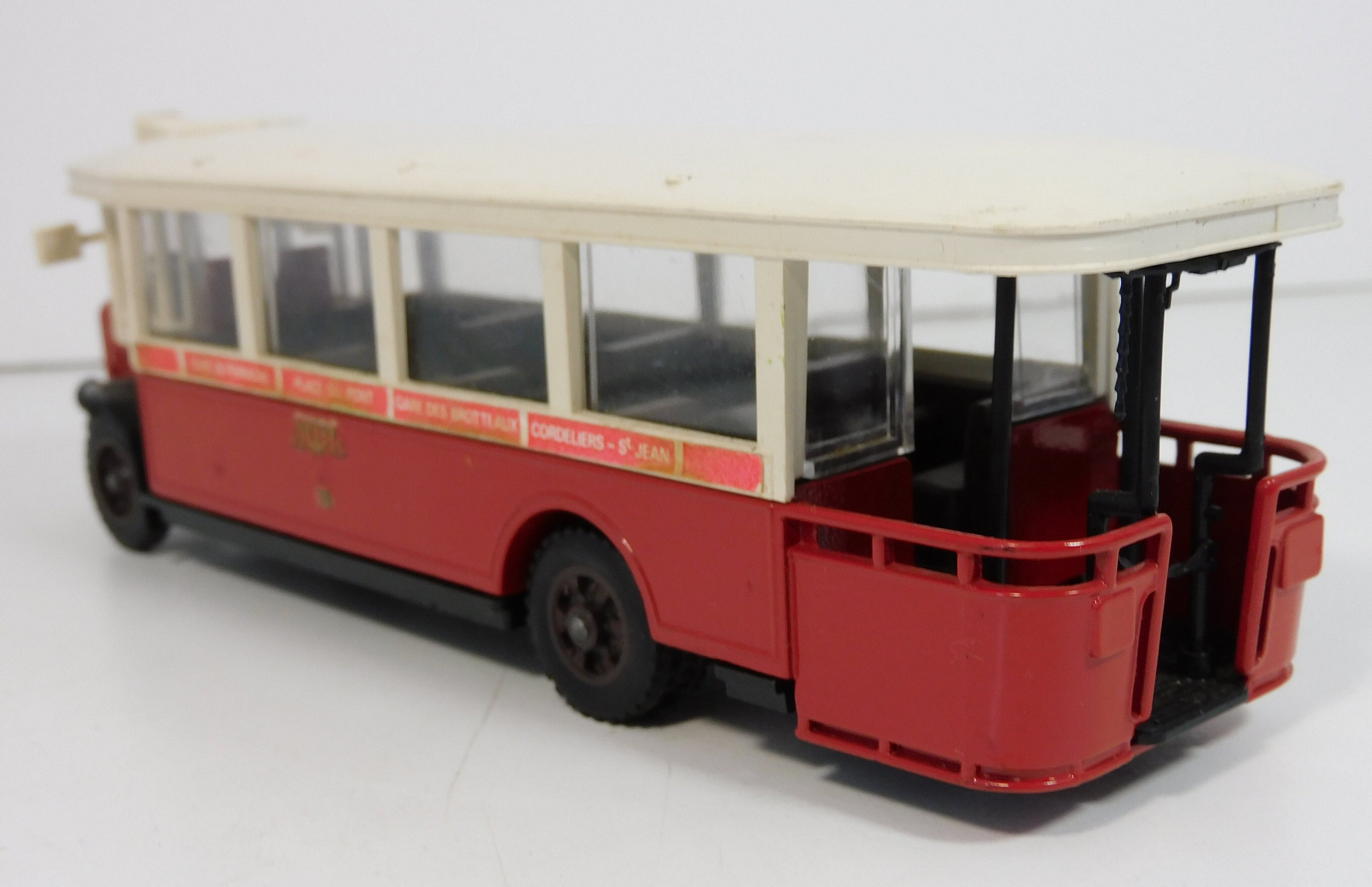 Miniature Solido Renault TN6C 1934 - Bus Lyonnais Rouge - 1/50 - Occasion