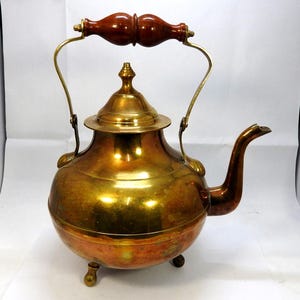 Large Antique Brass Kettle: Three-Footed Pot with Folding Handle