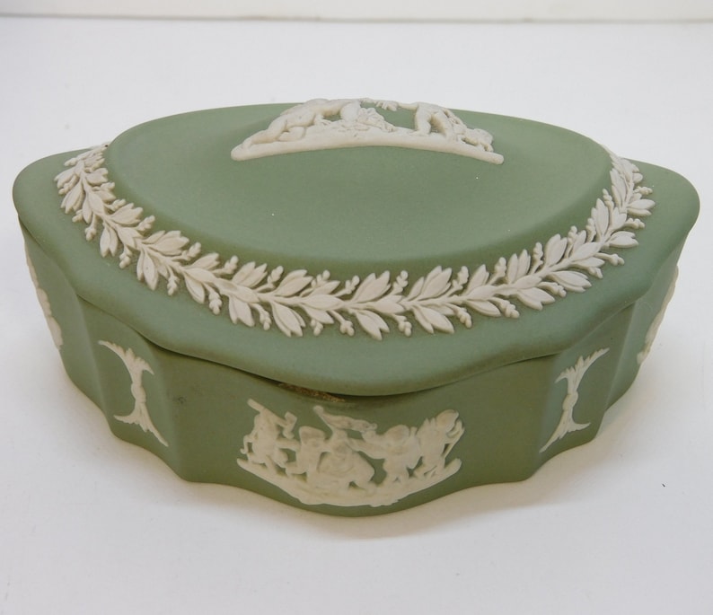 Wedgwood Green Jasperware English Bone China jewellery box