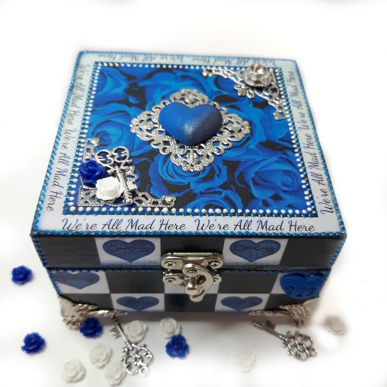 Alice in wonderland jewelry box blue alice jewellery box image 0.