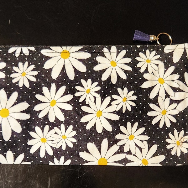 Beautiful Daisy Floral Print Fabric Fully Lined Travel Size Make Up/Cosmetic Bag - Key Ring/Tassel attached