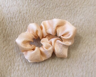 Peach scrunchie