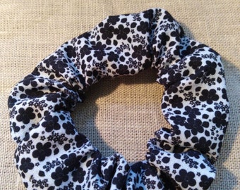 Flower scrunchie, white scrunchie, black scrunchie, flower scrunchie, black scrunchie, white scrunchie, floral scrunchie