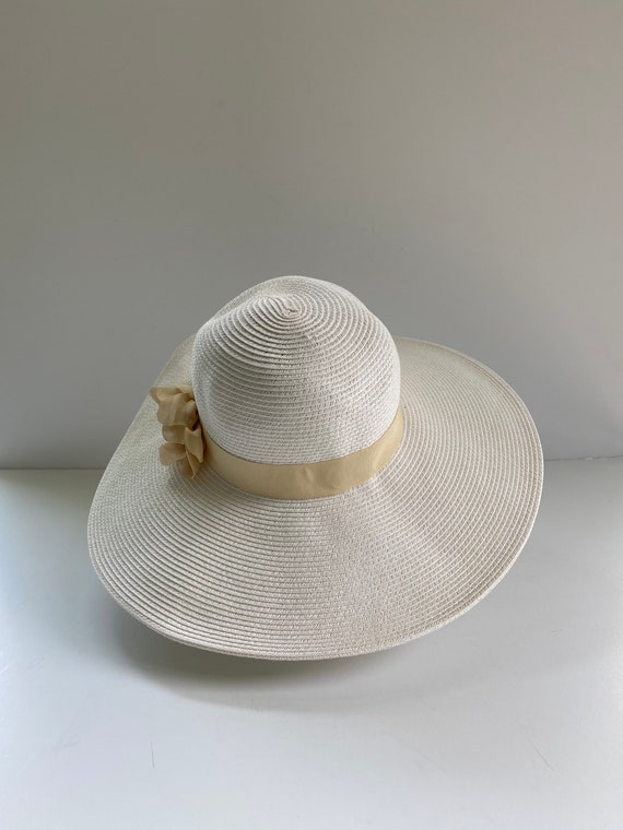 White Wide Brimmed Sun Hat - image 4