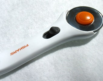Rotary Cutter, Rotary Stick, Fiskars Rotary Handle, Fiskars Rotary Stick, Fabric Cutter, Leather Cutter, Leather Rotary Handle
