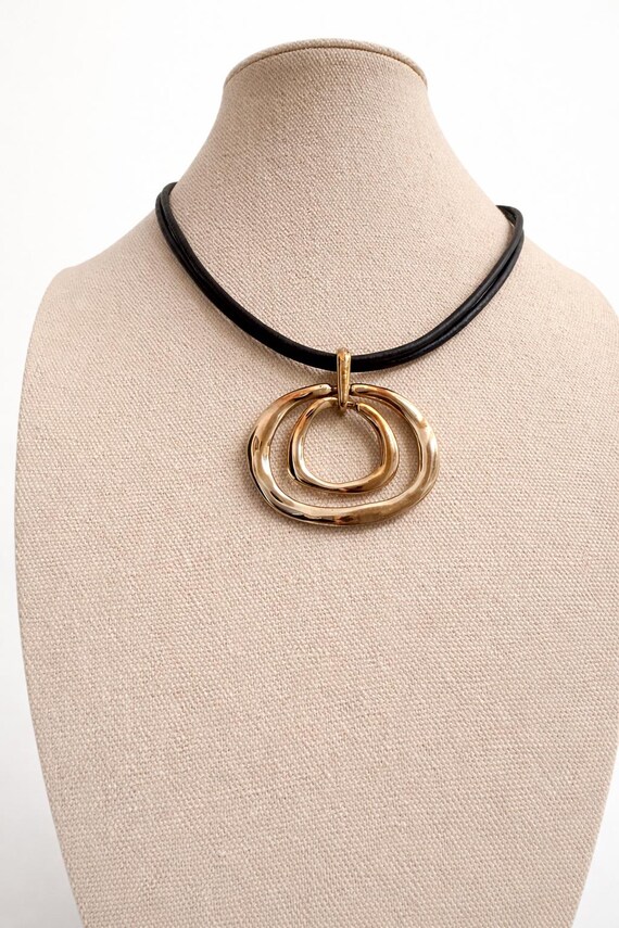 Chicos Gold Tone Interlocking Circle Pendant Neck… - image 1