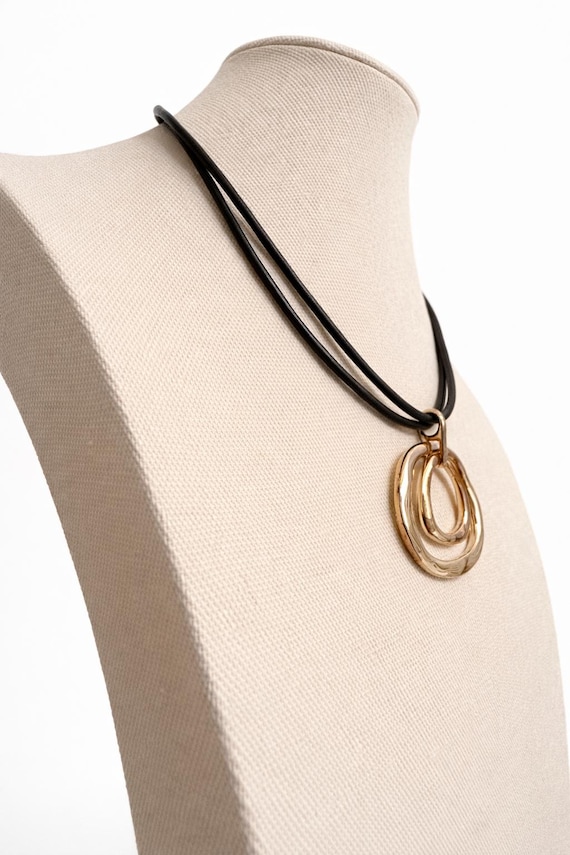 Chicos Gold Tone Interlocking Circle Pendant Neck… - image 2