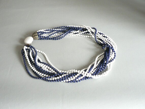 1950s Twisted Strand White Navy Bead Necklace - image 5