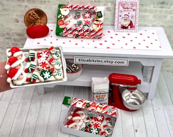 Miniature Christmas Cookie Box/Tray 1:12 scale 1 dozen cookies
