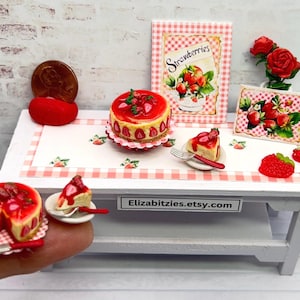 Miniature Strawberry Cheesecake Dollhouse 1:12 Scale