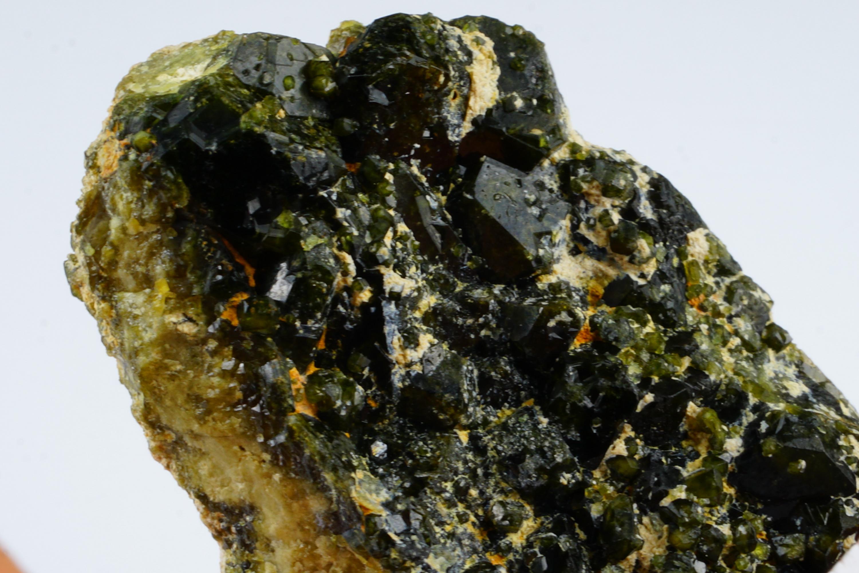 デマントイドガーネット標本：天然グリーンクリスタル（ナミビア産