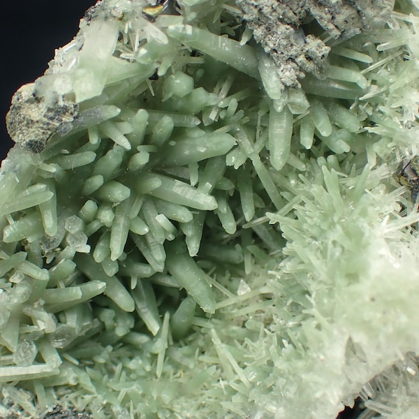 Raw Quartz with Chlorite and Pyrite Crystal, Green Mineral (61g, Madan Bulgaria)