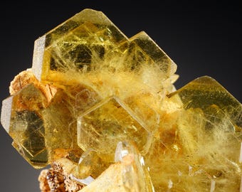 BARYTE 82g - 6,0 x 4,5 x 4,1 cm PERU - Cerro Warihuyn