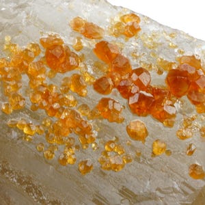 SPESSARTINE GARNETS & Smoky Quartz 114g - 6,2 x 4,8 x 4,5 cm CHINA - Tongbei
