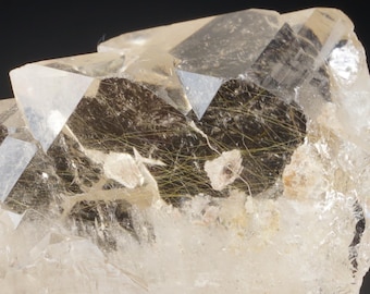 QUARTZ with RUTILE 56g - 5,5 x 4,1 x 2,2 cm Brazil - Novo Horizonte