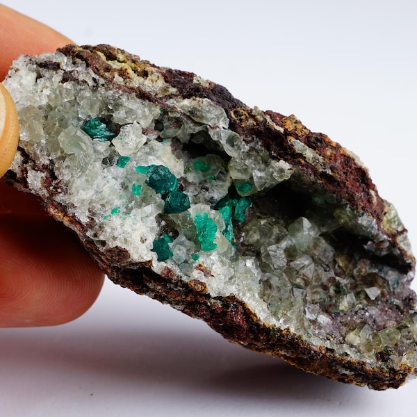 DIOPTASE, MIMETITE & Calcite crystals - fluorescent 99g CONGO (Brazzaville) - N'tola mine