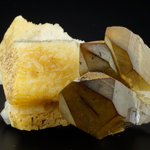 SMOKY QUARTZ, Tourmaline, Albite & MICROCLINE 34 g - 5,0 x 2,8 x 3,1 cm Poland - Strzegom