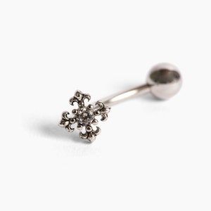 Bague croix médiévale • Bague nombril flottante • Nombril fantaisie minimaliste • Petit délicat • Bague nombril simple et tendance en argent 925