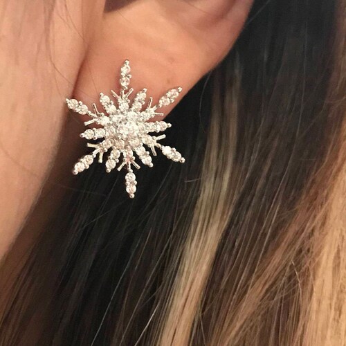 Polished And Nickel Free Liara Snowflake Cubic Zirconia Ear Studs 925 Sterling Silver Polished And Nickel Free Liara Snowflake Cubic Zirconia Ear Studs 925 Sterling Silver