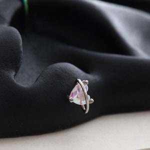Heart Planet Studs • Saturn Cartilage Piercing • 18g Threadless Planet Pushback • Minimalist Tragus Push In • Conch Planet Saturn Helix Stud
