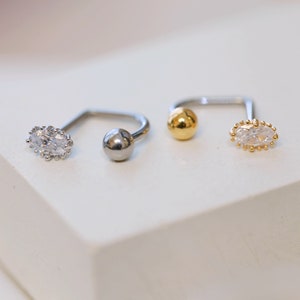 16g Oval Medusa Piercing • Oval Lippy Loop Labret Lip • Surgical Steel Lip Ring • Geometric Lip Labret • Classy Silver Comfortable Lip Ring