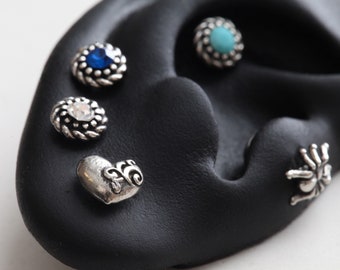 Medieval Silver Heart Studs • Spider Conch Earring • 18g Flat Back Tragus Earring • Blue Stone Twist Threadless Labret • Halloween Earrings
