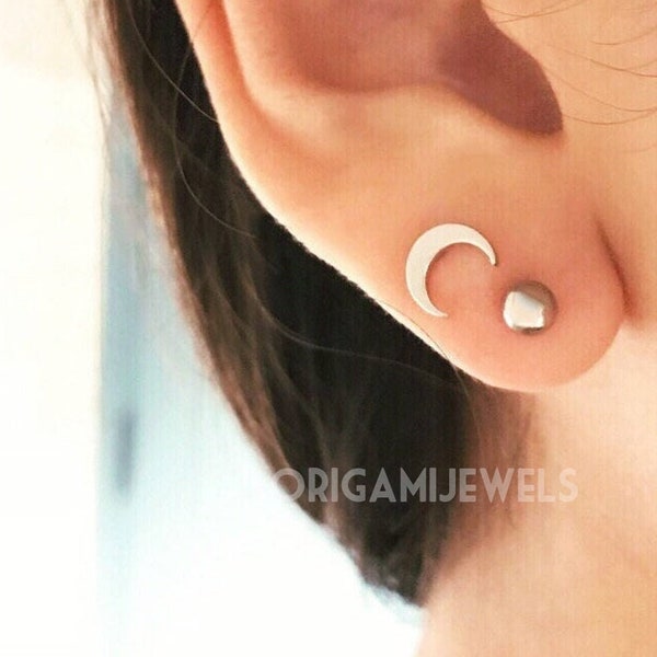 16g/18g Crescent Moon Cartilage Earring • Whimsigoth Moon Threadless Pushpin Labret • Dainty Tragus Conch Piercing • Gold Mini 4mm Helix