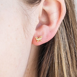 Intricate Butterfly Cartilage Earring • 18g Tragus Labret • Screwback Lobe Earring • Dainty Butterfly Conch Threadless • Spring Piercings