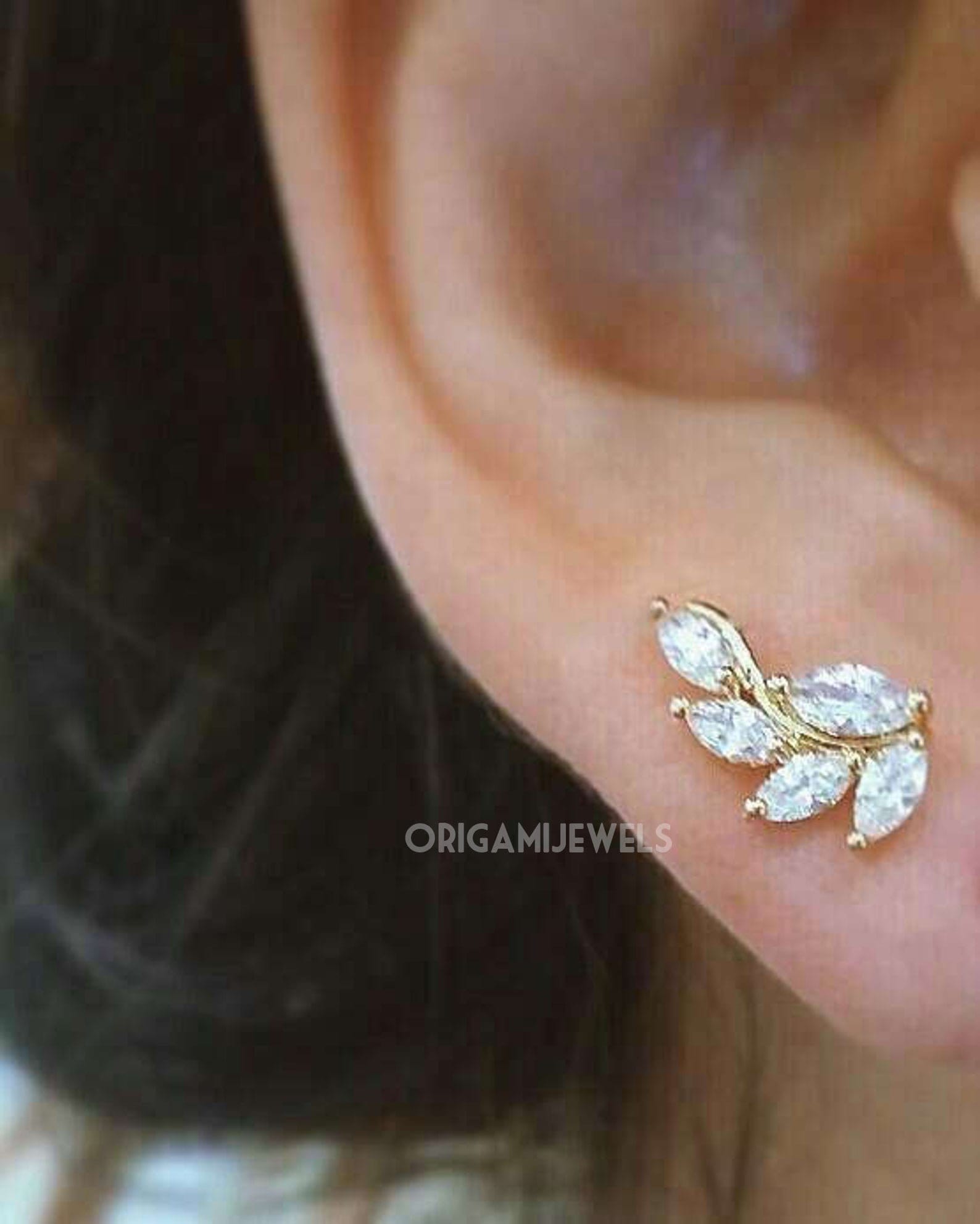 Stone Leaf Cartilage Earring • Tragus Threadless Pushback • Helix Piercing • Dainty Conch Ear Sweep • Elegant Gold Silver Rose Gold Studs