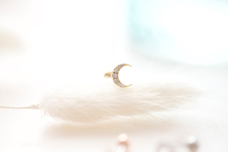 Crescent Moon Threadless Pushpin Labret, moon cartilage earring, dainty tragus, conch piercing, gold moon stud earring, sparkly screwback 