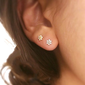 Mini Sunflower Earrings • Small Earrings • Dainty Flower Studs • Tiny Flower Earring • Gold Sunflower Studs • Baby Shower • Bridesmaids Gift