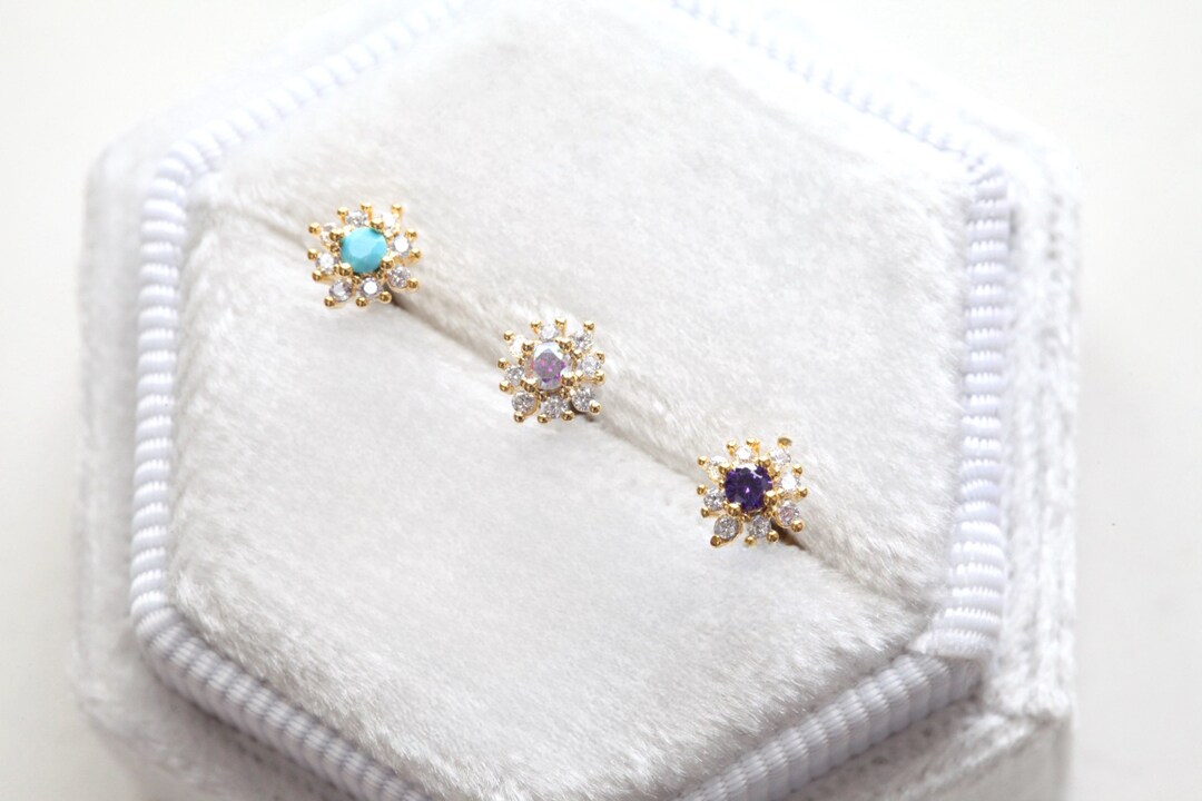 Mini Iridescent Sunflower Cartilage Earring 18g Tragus Threadless