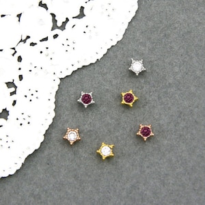 Brinco Stone Pave Star Tragus • Brinco de cartilagem minúsculo de 16g 18g 20g • Piercing de nariz • Piercing de concha • Pushback sem rosca • Piercing de medusa