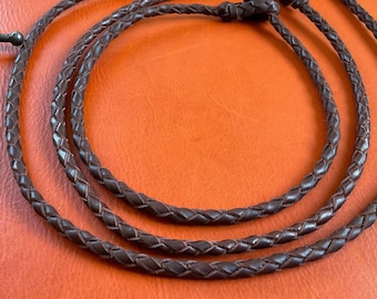 Collar de cuero trenzado a mano con cuatro tiras. Gargantilla de cuero para hombre o mujer con cierre de bola.
