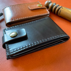 Cartera cuero minimalista hecha a mano, Tarjetero y billetero de piel para hombre o mujer.