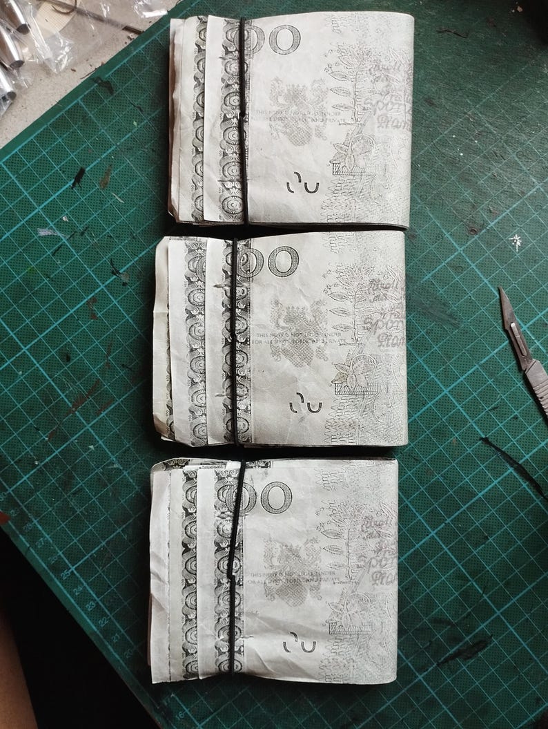 Cartera de cuero personalizada. image 2