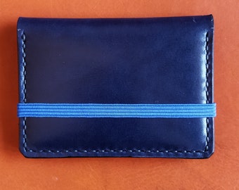 Cartera de cuero hecho a mano con banda elástica - Cartera minimalista para bolsillo delantero.