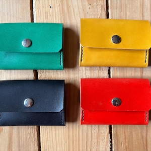 Monedero minimalista de cuero hecho a mano, Monedero y tarjetero de piel artesano de colores cosido a mano