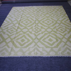 Vintage kilim rug, dhurrie rug, flat weave rug, woven rug, area rug, large kilim rug. Size: 8.2&#39; x 10.5&#39; / 251 cm x 321 cm