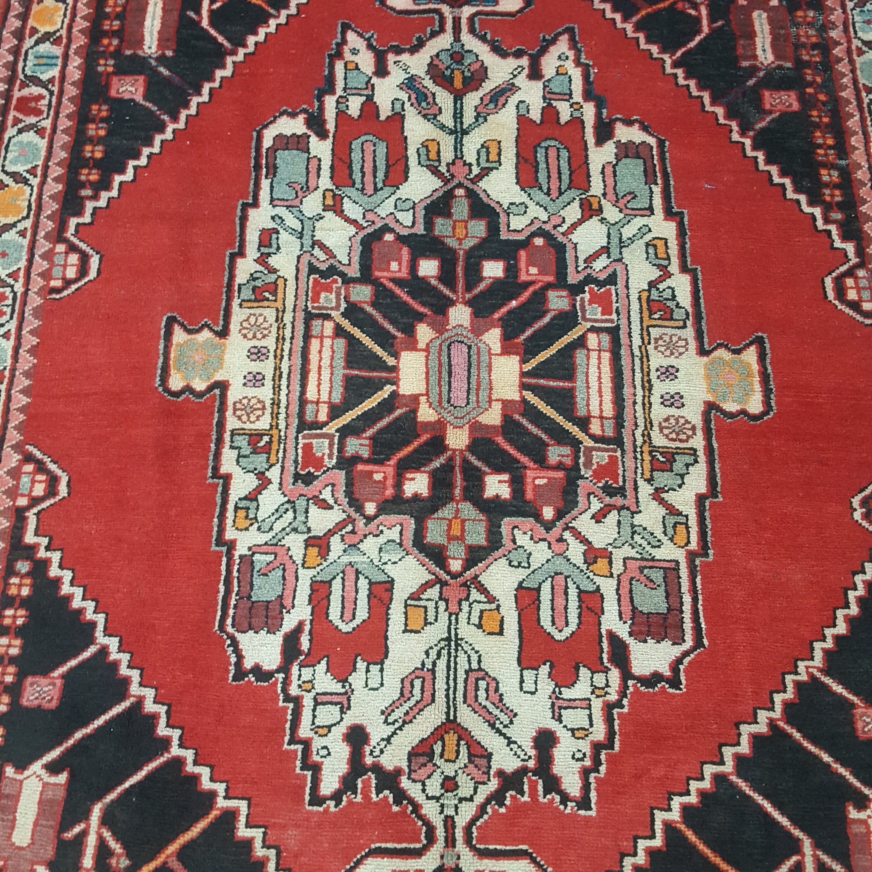 Red and Black Rug 4'6 X 6'4 Vintage Rug Etsy
