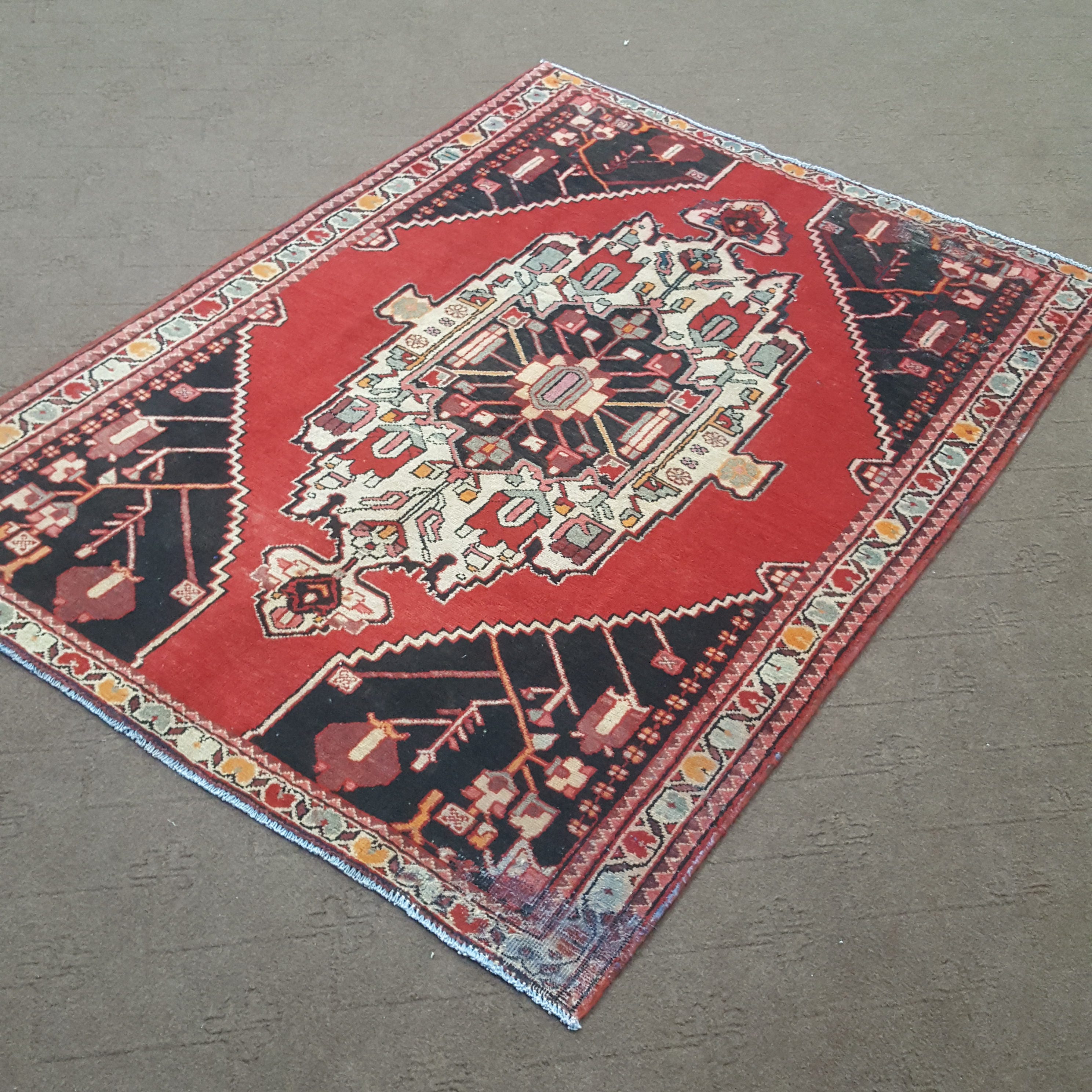 Red and Black Rug 4'6 X 6'4 Vintage Rug Etsy