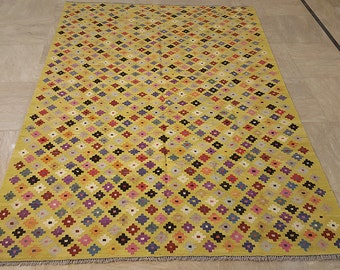 Yellow kilim area rug 7x10, Yellow modern kilim rug, Bright colors kilim rug, yellow dhurrie rug, indoor rug. Size: 6'9" x 10'