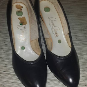 Queen Quality Soft Pedals Black Pumps // vintage // 1950s or 1960s
