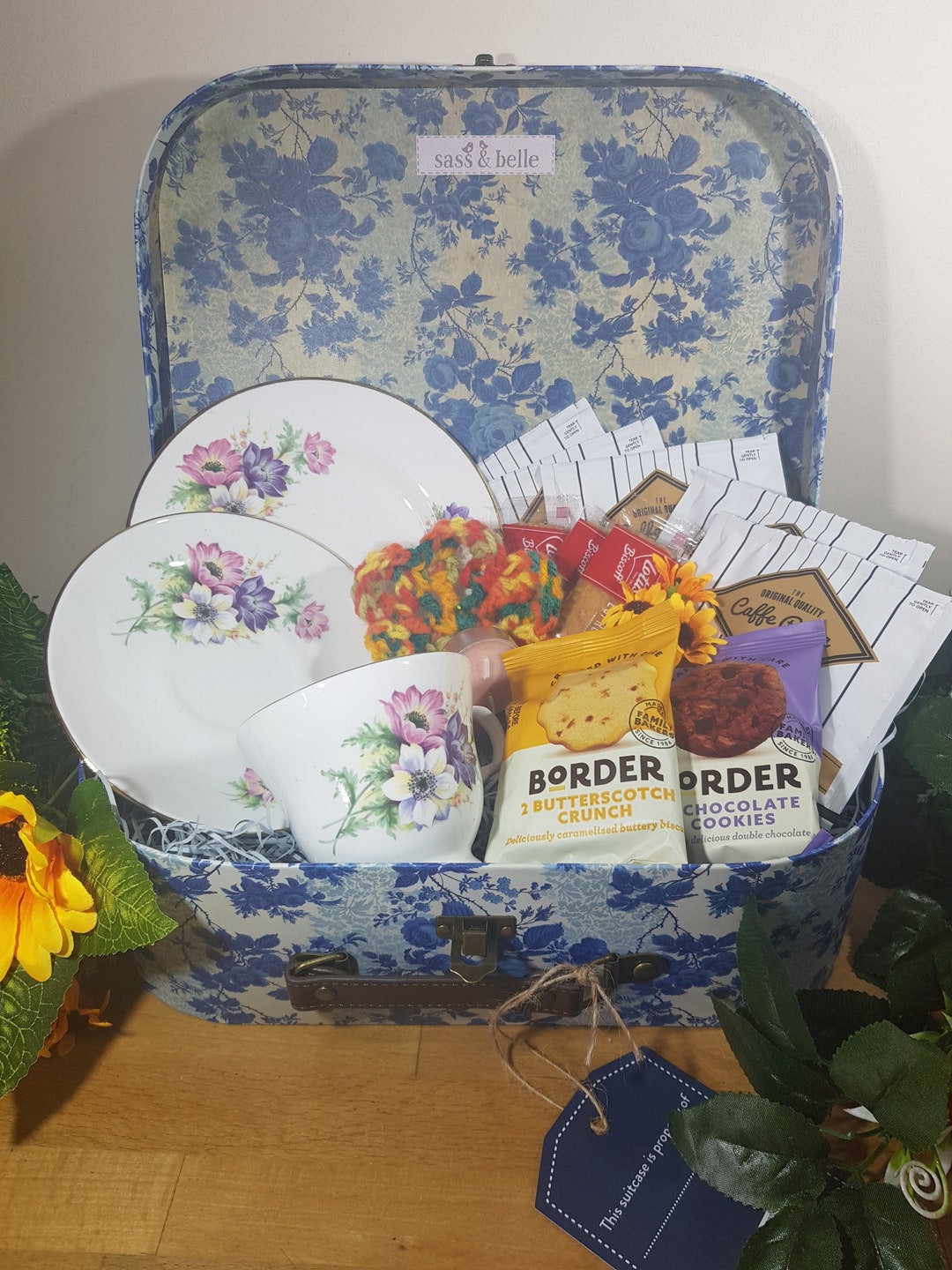 Vintage Afternoon Tea Hamper, Gift Set Delicate Fine Bone China