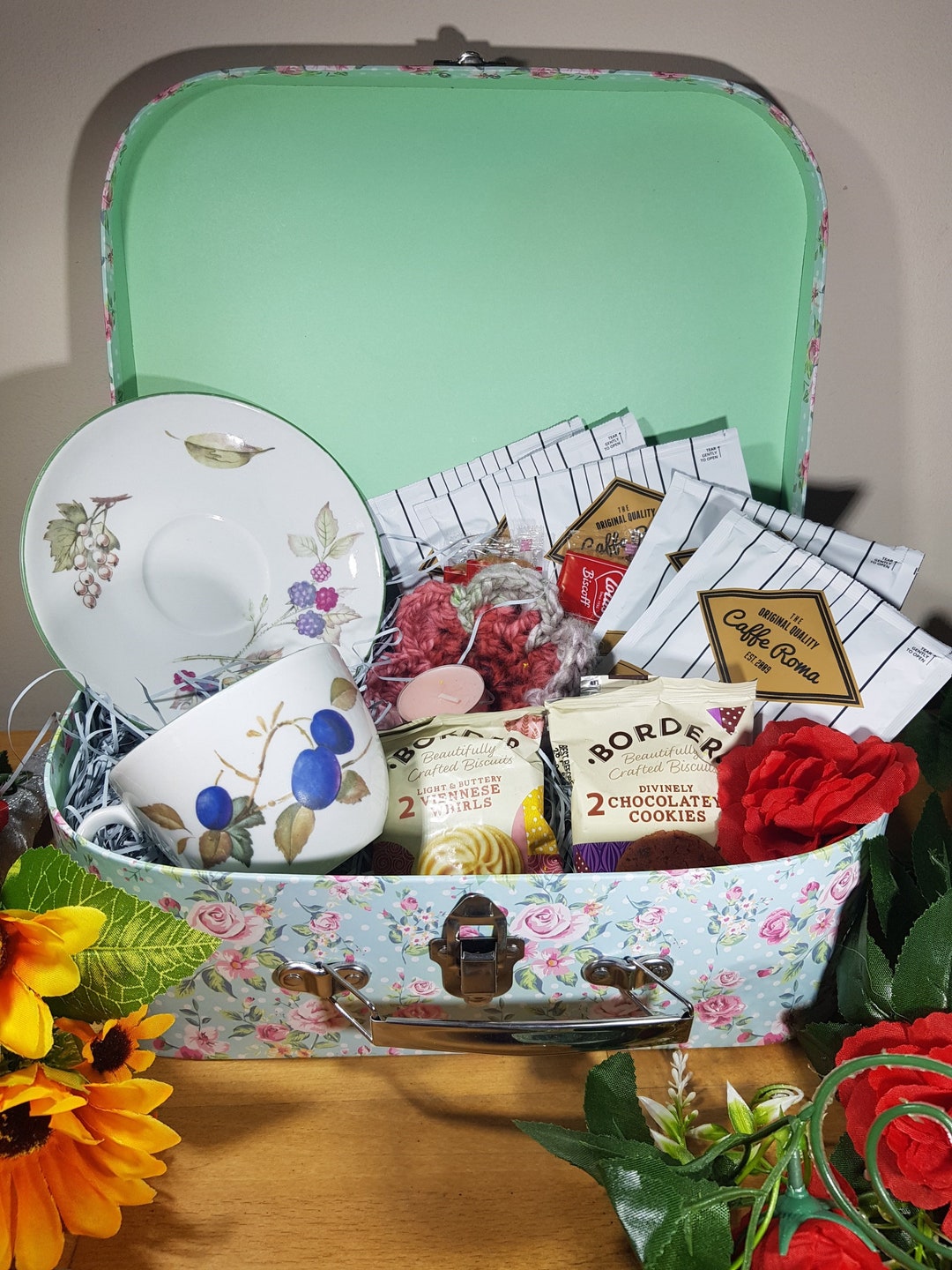 Vintage Afternoon Tea Hamper, Gift Set Evesham Vale Cup & Saucer Fruits